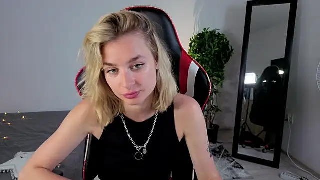 NoraMoreau – webcam-show