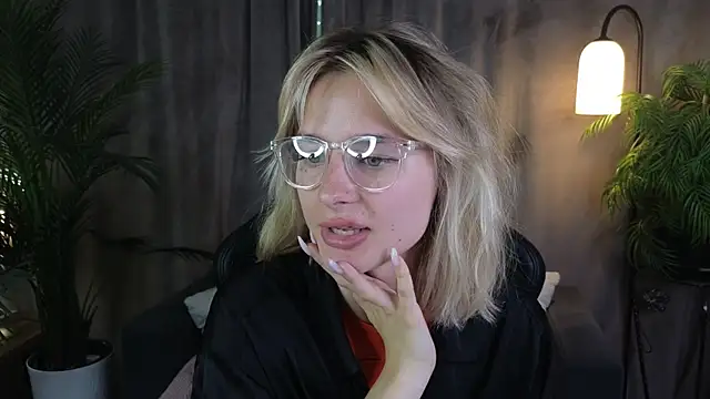 XXX chat uživo modela NoraMoreau