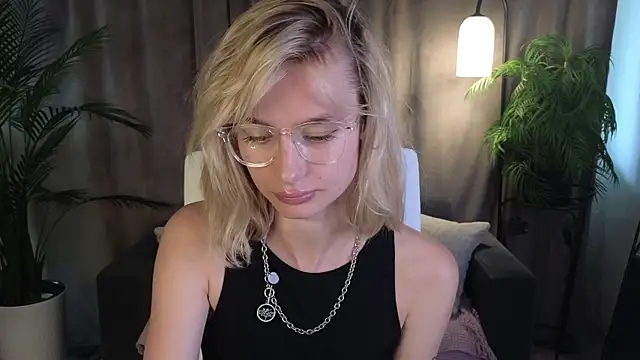 XXX chat uživo modela NoraMoreau