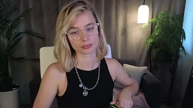 XXX chat uživo modela NoraMoreau