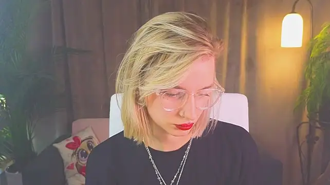 Chat XXX ao vivo de NoraMoreau