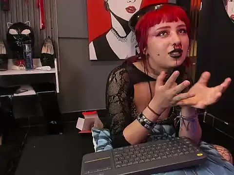 Pola_Pnk élő XXX-chatje