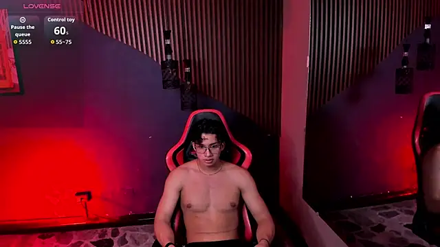 Axxel_Muscle Webcam-Show