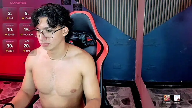 הופעת וובקאם של Axxel_Muscle