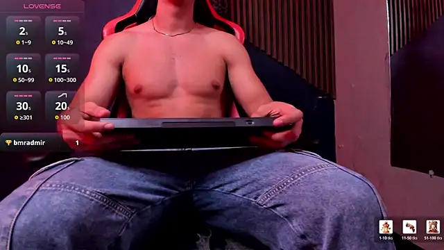 Axxel_Musclen Webbikameraesitys