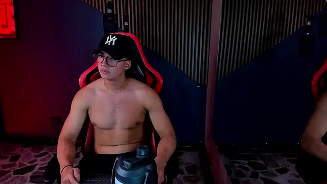 Axxel_Muscle webcam show