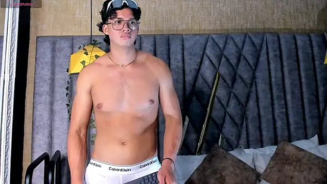 Axxel_Muscle Webcam Show