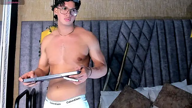 Axxel_Muscle 网络视讯表演