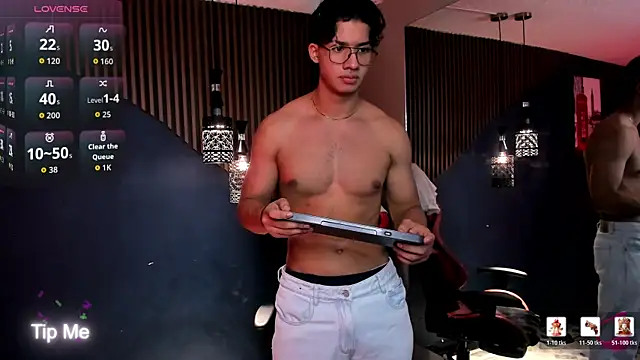 Axxel_Muscleのウェブカメラショー