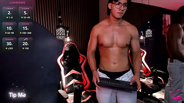Axxel_Musclen Webbikameraesitys