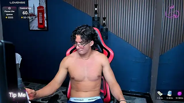 Axxel_Muscle Adlı Modelin Web Kamerası Şovu