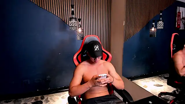Axxel_Muscle Pertunjukan Webcam