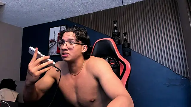Axxel_Muscle Show Webcam