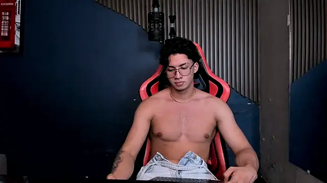 Axxel_Musclen Webbikameraesitys