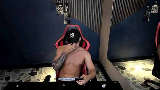 Axxel_Muscle Show Webcam