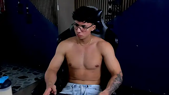 Онлайн чат XXX Axxel_Muscle