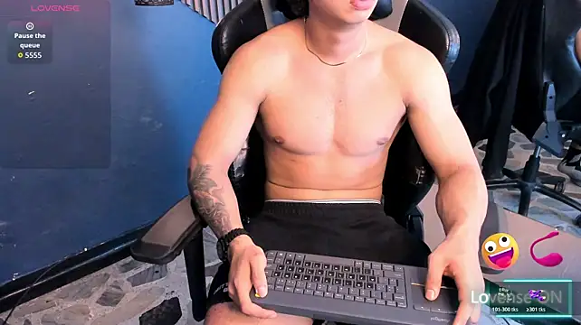 Axxel_Muscle Show Webcam