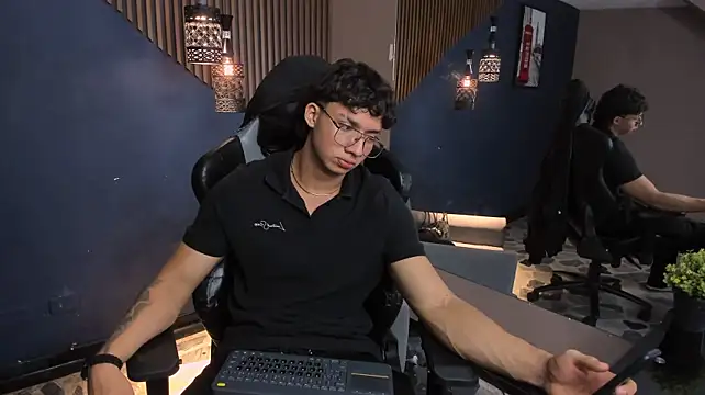 Axxel_Muscleのウェブカメラショー