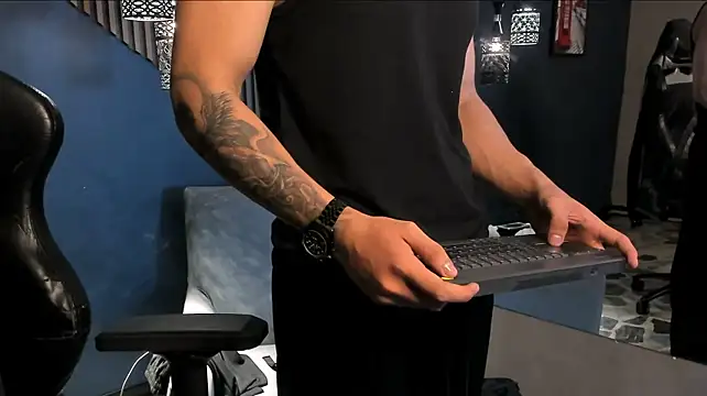 Axxel_Muscle: απευθείας συνομιλία ΧΧΧ