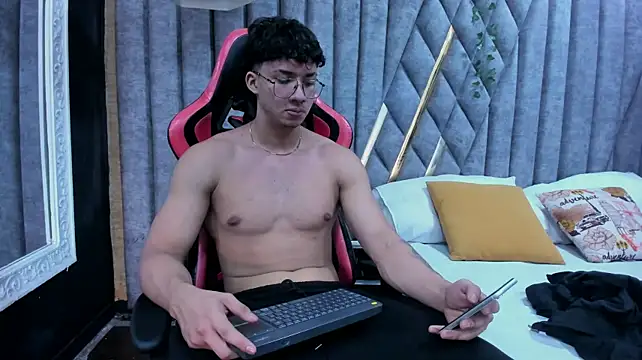 โชว์เว็บแคมของ Axxel_Muscle