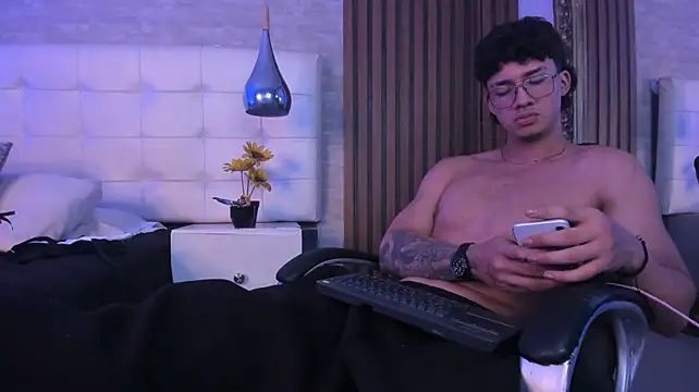 Axxel_Muscle Webcamshow