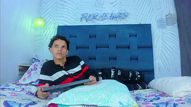 Show de MidnightKing_ na webcam