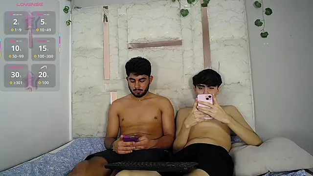 Show de Michael_and_twinkk na webcam
