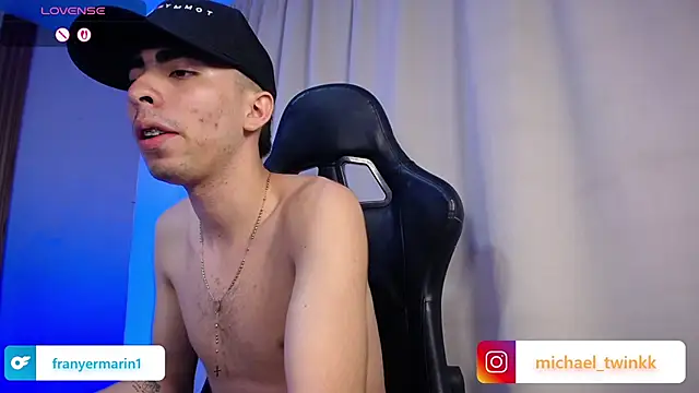 Michael_and_twinkk: διαδικτυακό σόου στην κάμερα