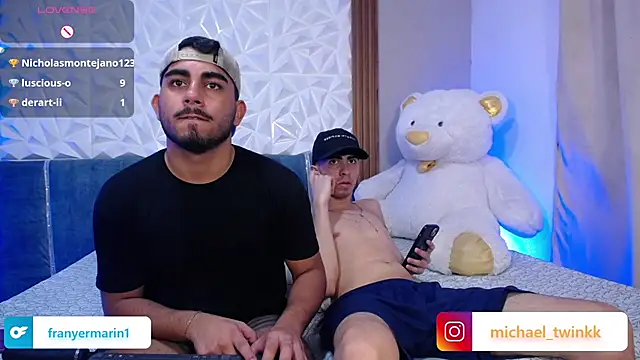Show de Michael_and_twinkk na webcam