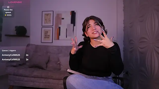 Isis_Scarlett_ Adlı Modelin Canlı XXX Sohbeti