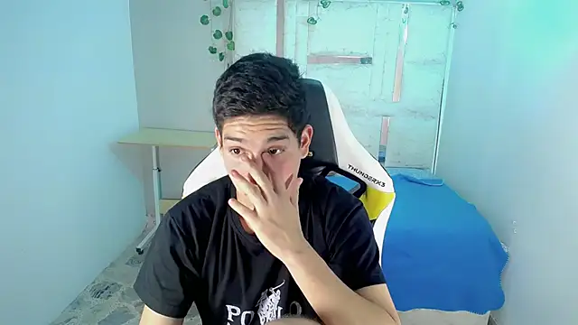 bby_cashhn Webbikameraesitys