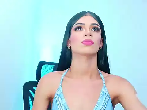latin_ts webcam show