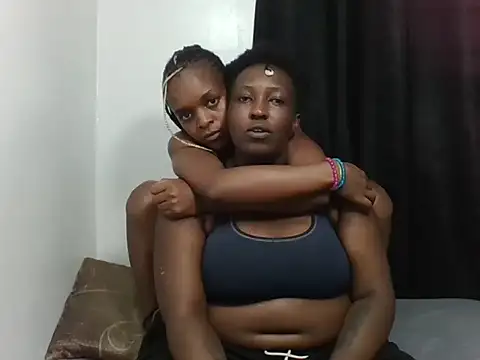 Show modela Pink-Pussies na web-kameri
