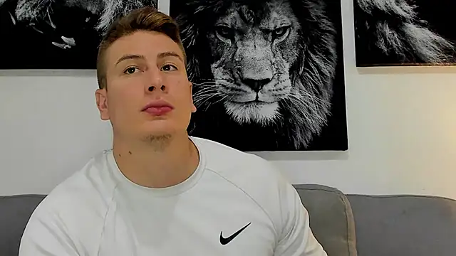 AlexHarrington webkamerás műsora