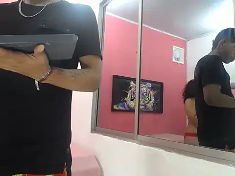 Show de latinosninfomanos na webcam