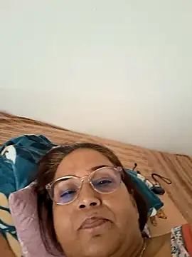 Priya-696 网络视讯表演