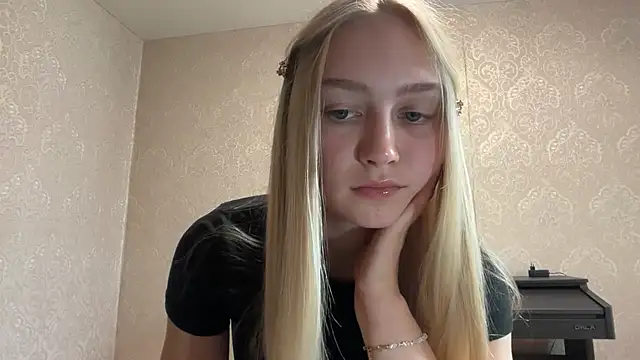 XXX chat uživo modela blondegirl2026