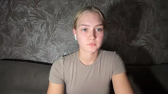 blondegirl2026 Adlı Modelin Web Kamerası Şovu