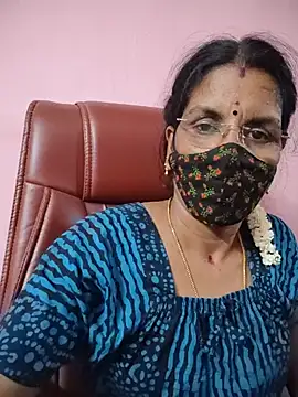 צ'אט XXX בשידור חי של tamil_peenqueen