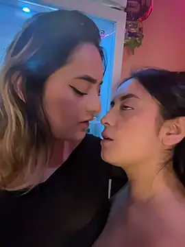 Antonella_Julietaa's Webcam Show