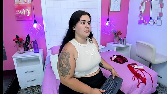 naomi_taylor27 XXX чат на живо