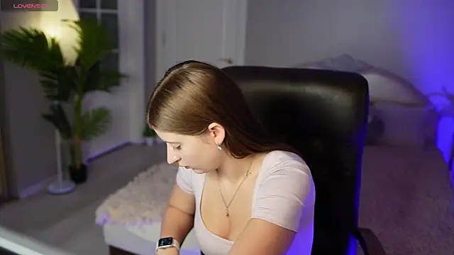Webkamerová show emilyyboo