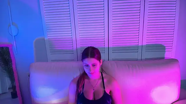 Show modela emilyyboo na web-kameri