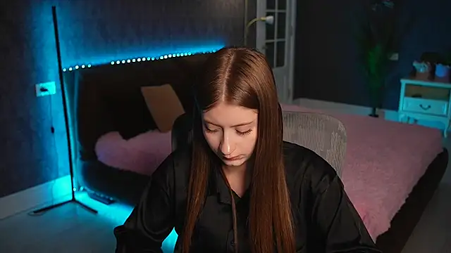 Вебкам-шоу emilyyboo