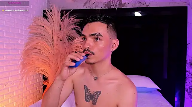 NicoKingg1_n Webbikameraesitys