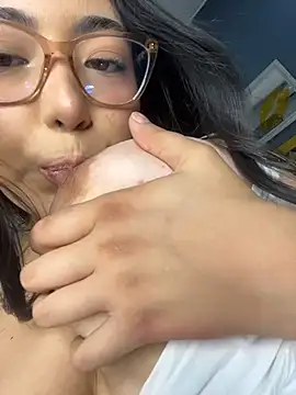 JustACutieXXX's Webcam Show