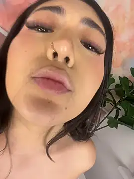JustACutieXXX's Webcam Show