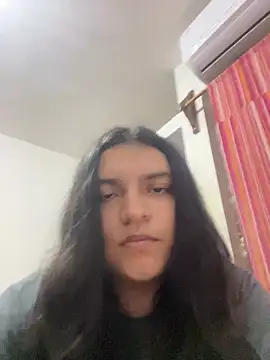 Show de petitelatino na webcam