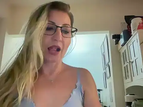MoonieBlu's Webcam Show