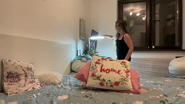 MoonieBlu's Live XXX Chat